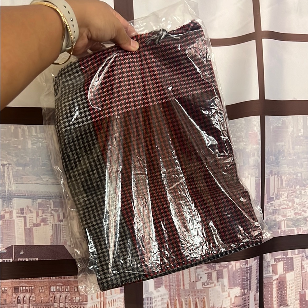NWT Clara Clark Box Gray-Maroon Scarf